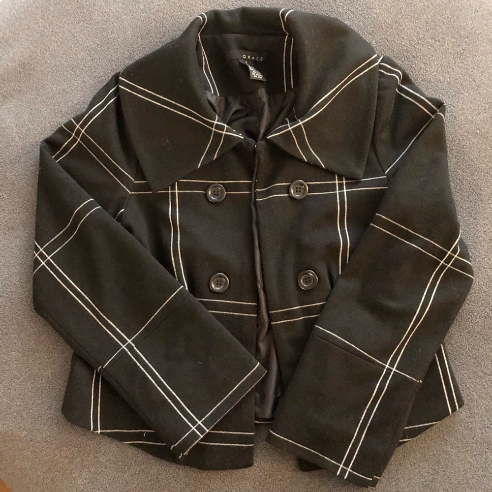 Woman’s blazer Grace size 6 wide sleeve crop